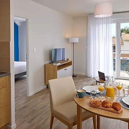 Aparthotel Quality 3*