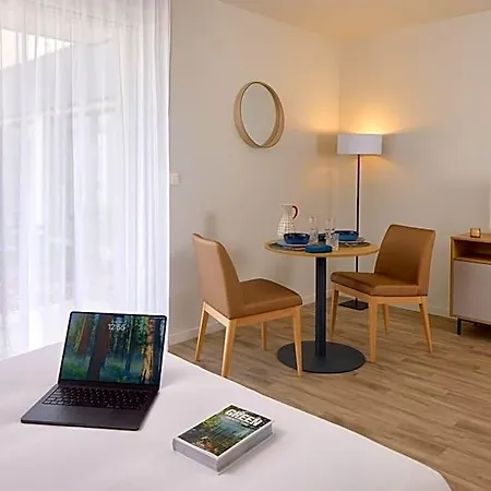 Aparthotel Quality 3*